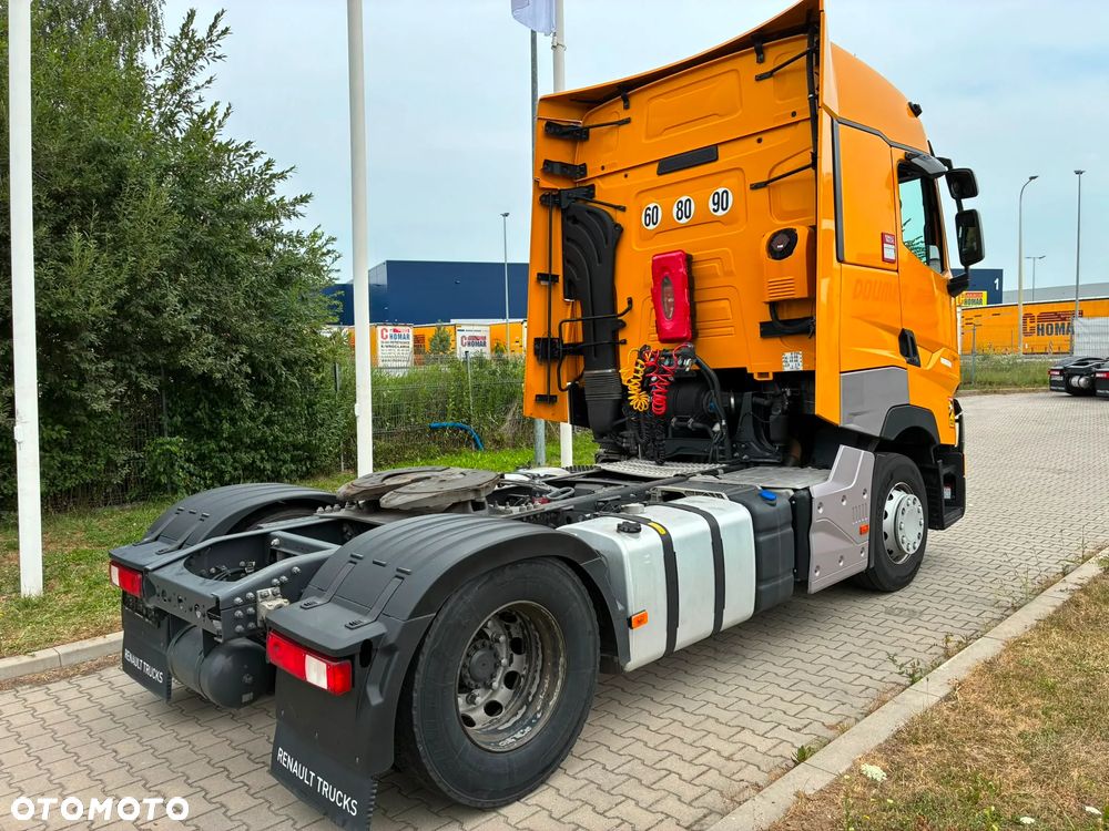 Renault T480 High CAB - 4