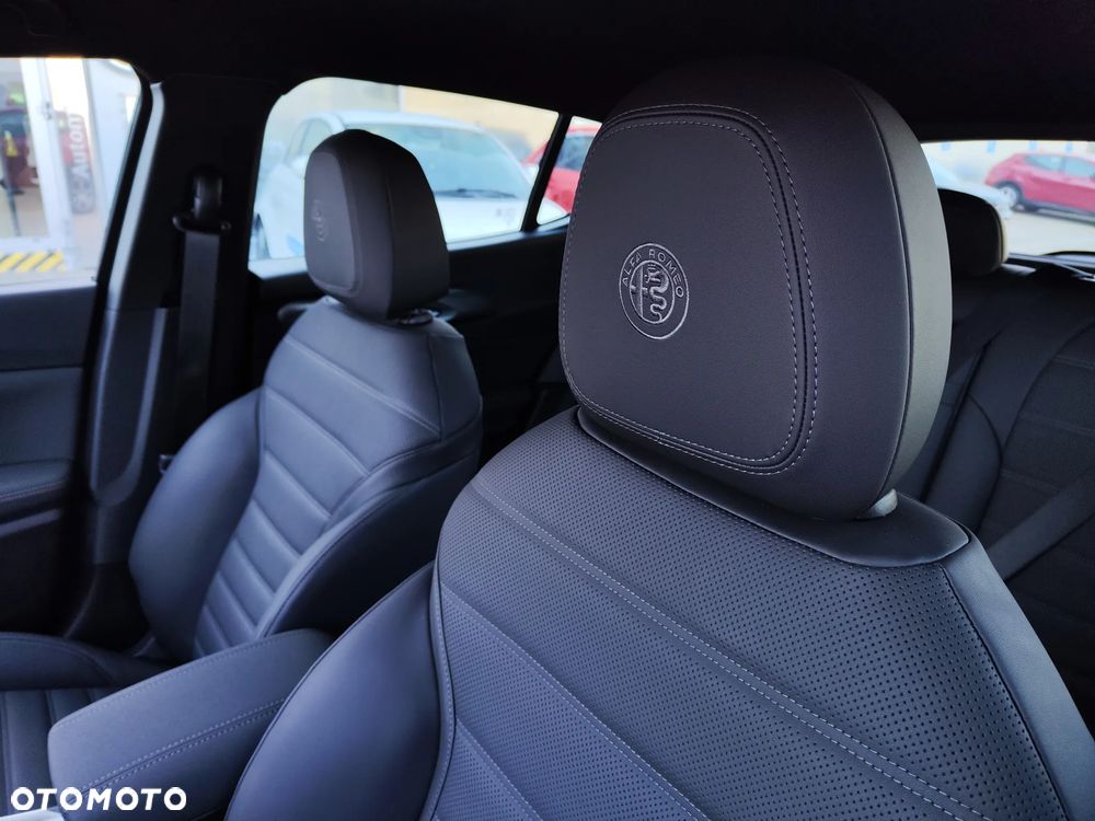 Alfa Romeo Tonale 1.3 PHEV Q4 Veloce - 14