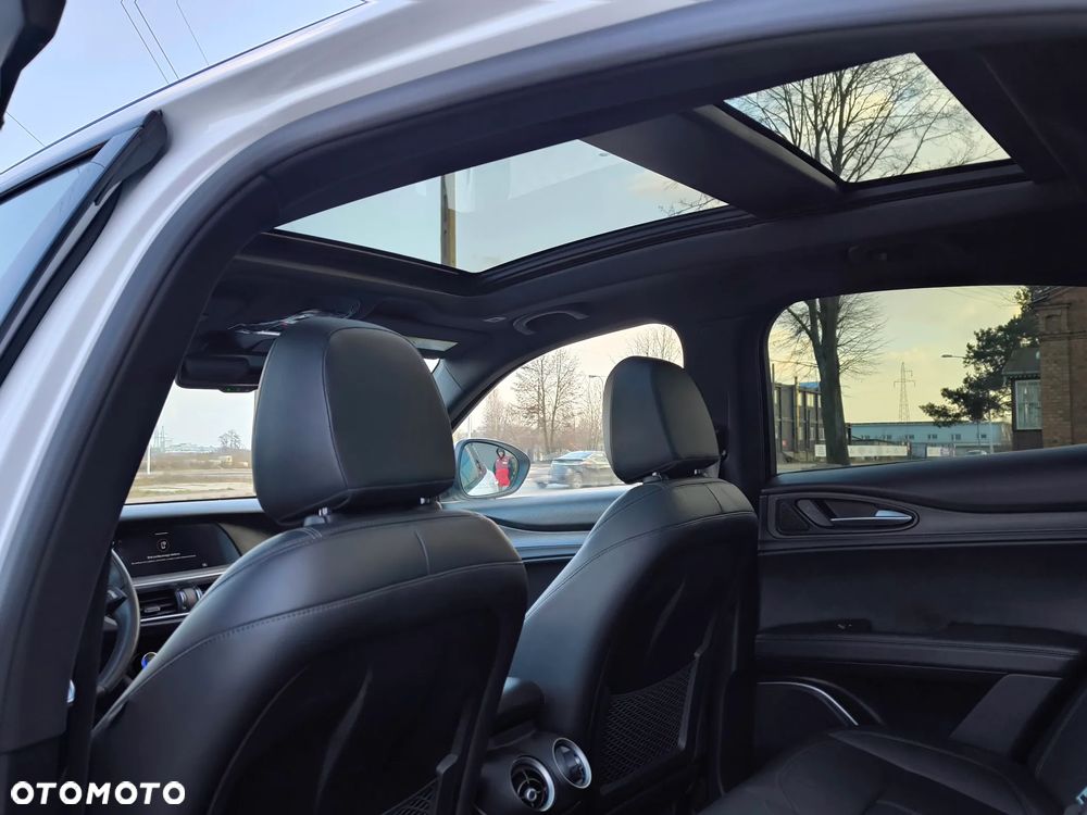 Alfa Romeo Stelvio 2.0 Turbo 16V AT8-Q4 Executive - 29