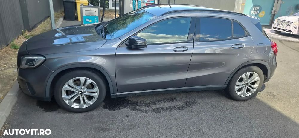 Mercedes-Benz GLA 220 d 7G-DCT - 3
