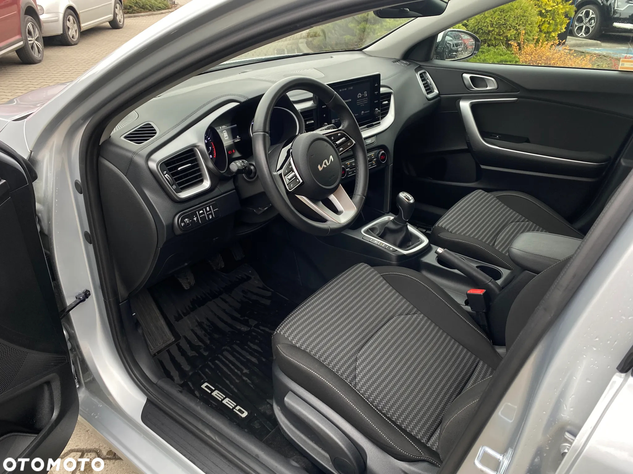 Kia Ceed 1.5 T-GDI M - 11
