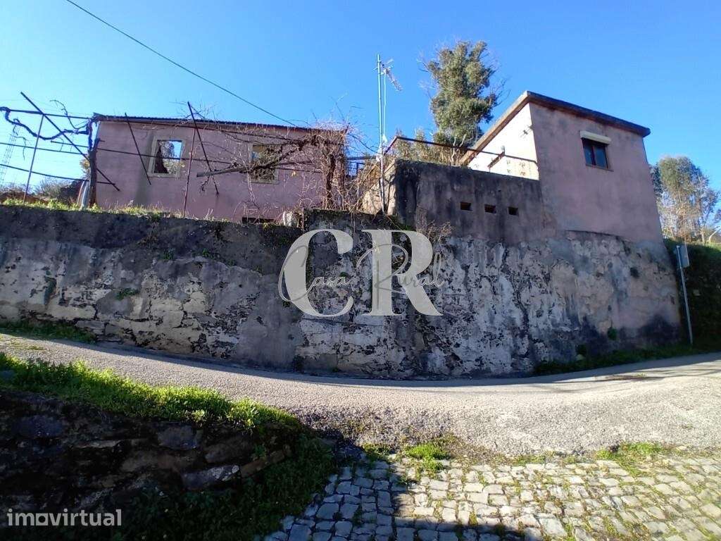 Moradia em pedra para renovação com terreno em Castanheira de Pera - Grande imagem: 2/38
