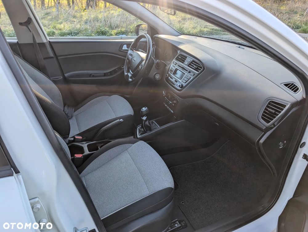 Hyundai i20 1.2 BlueDrive Comfort - 20