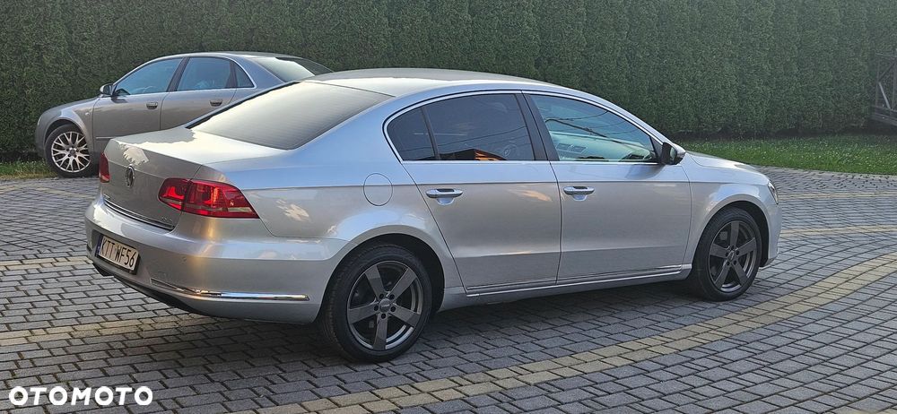 Volkswagen Passat 2.0 TDI Comfortline - 14