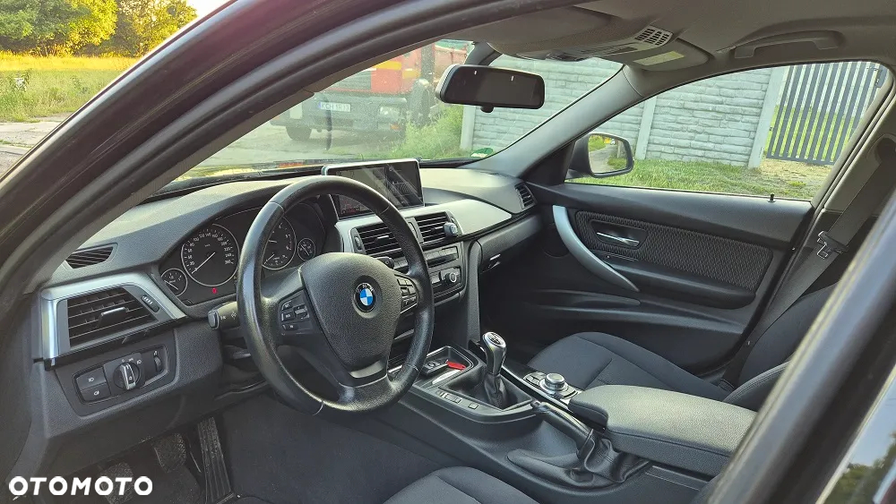 BMW Seria 3 318d - 5
