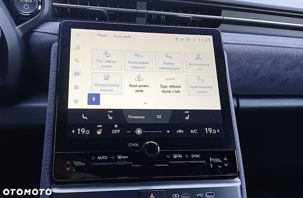 Lexus LBX 1.5 Hybrid Cool AWD - 37