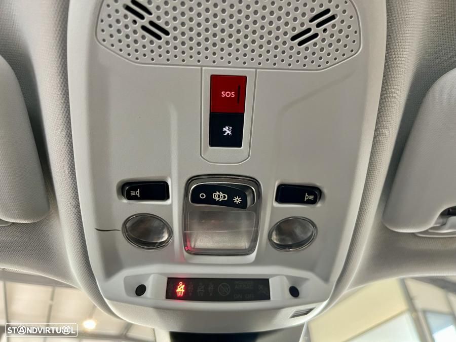 Peugeot 2008 1.2 PureTech Active Pack - 21