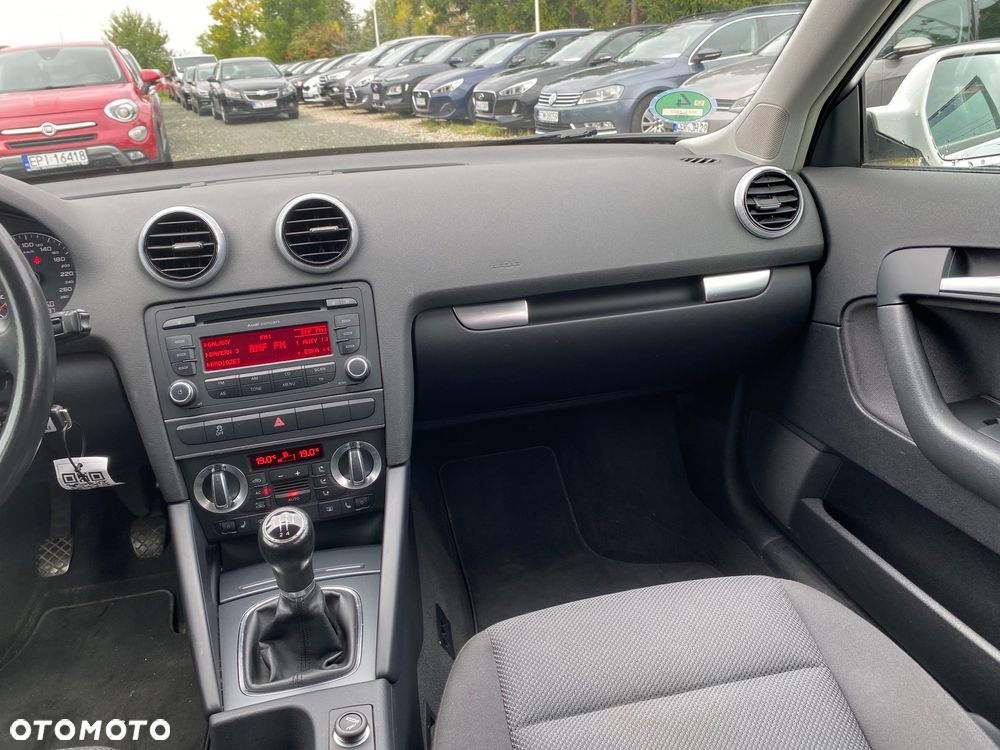 Audi A3 Sportback 1.6 Attraction - 30