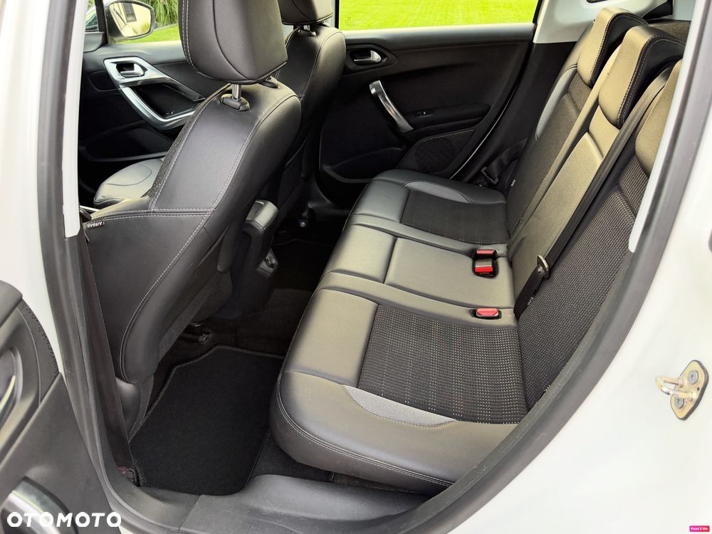 Peugeot 2008 PureTech 82 Allure - 21
