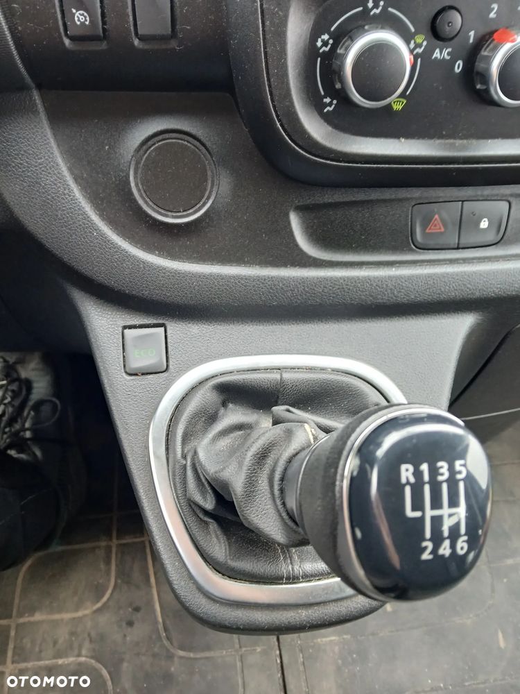 Renault Trafic - 18