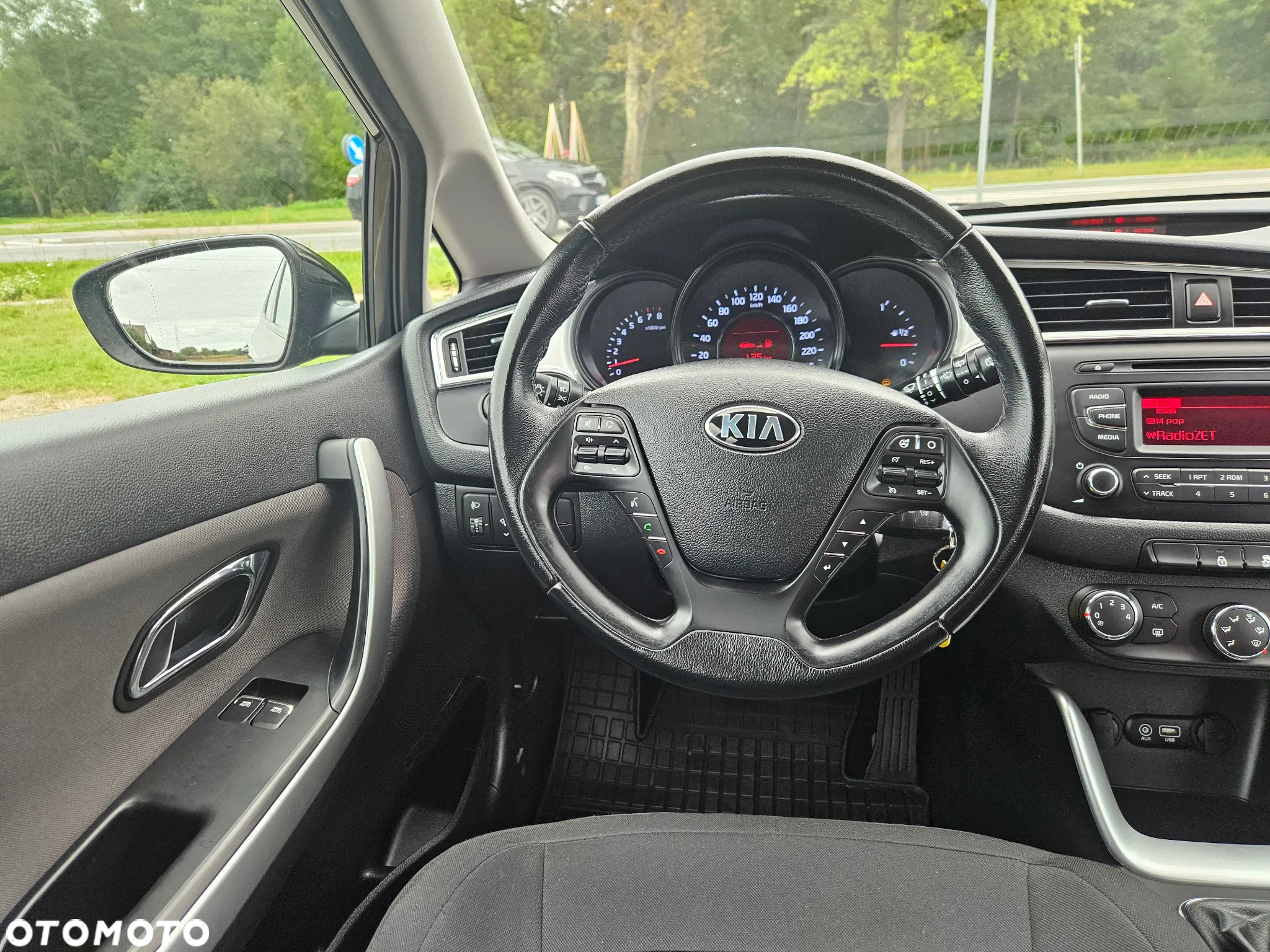 Kia Ceed 1.4 CVVT Dream-Team Edition - 27
