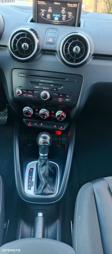 Audi A1 Sportback 1.4 TFSI S tronic S line Sportpaket - 17