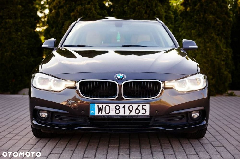BMW Seria 3 318d Edition Luxury Line Purity - 12