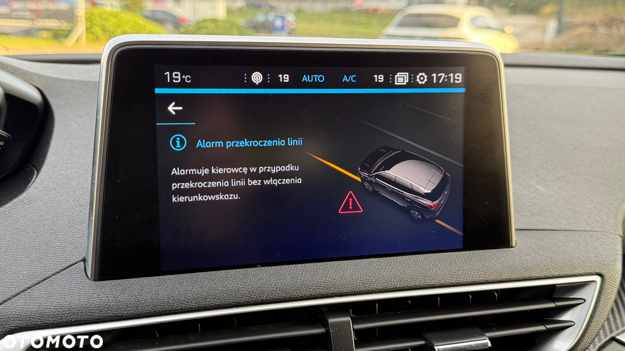 Peugeot 3008 1.6 BlueHDi Active S&S - 29
