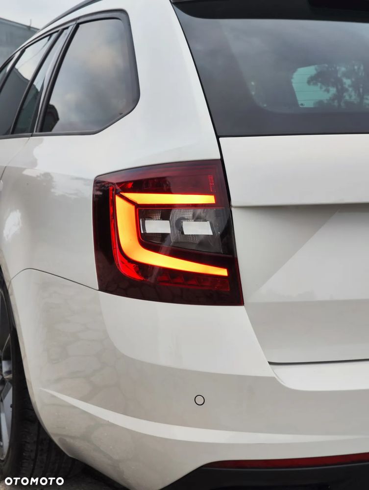 Skoda Octavia 2.0 TDI DSG RS - 14