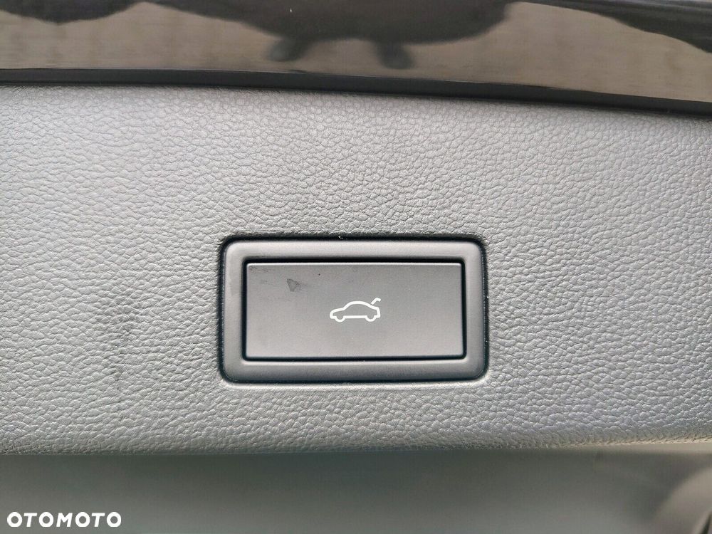 Volkswagen Golf Variant 2.0 TSI 4Motion R - 15