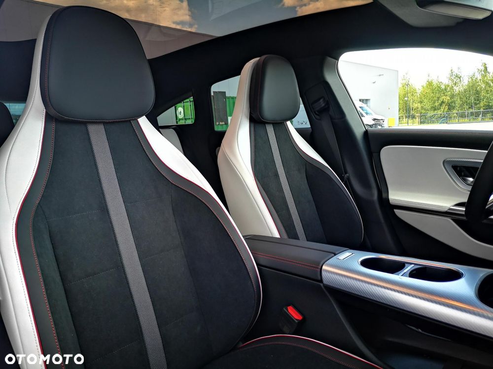 Mercedes-Benz CLA 200 mHEV 8G-DCT - 12