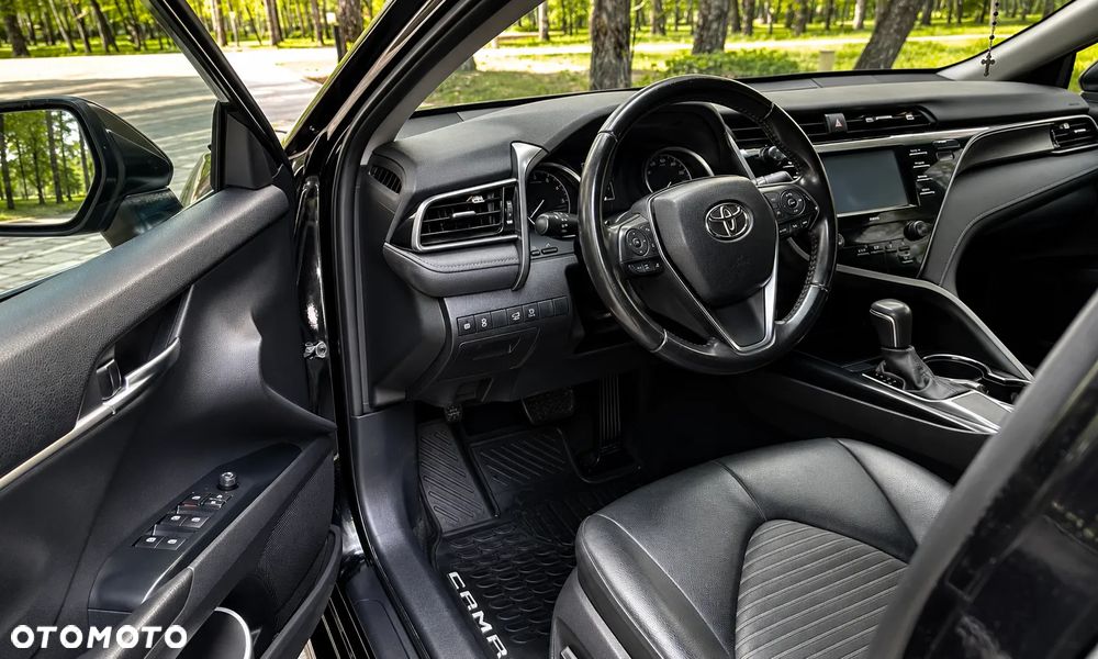 Toyota Camry - 7