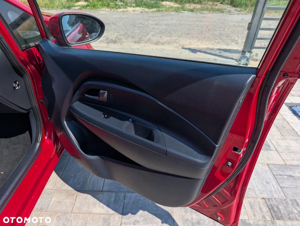 Kia Rio 1.4 M - 25
