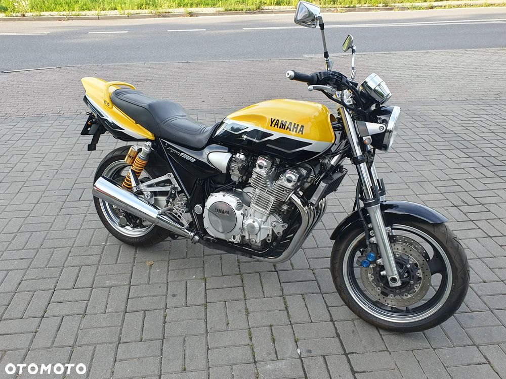 Yamaha XJR - 10