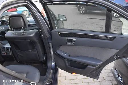 Mercedes-Benz Klasa E 350 CDI DPF 4Matic BlueEFFICIENCY 7G-TRONIC Avantgarde - 31