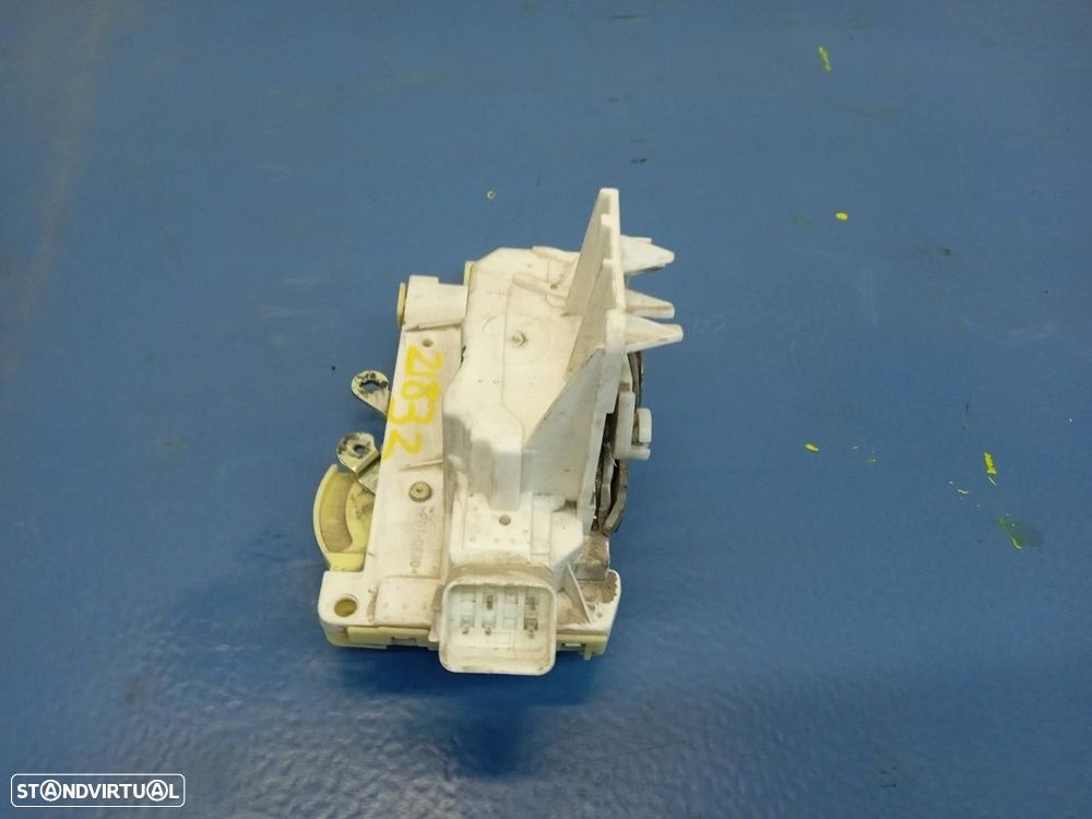 FECHADURA PORTA FRONTAL DIREITA FORD FOCUS 2001 -XS41A21812CF - 2