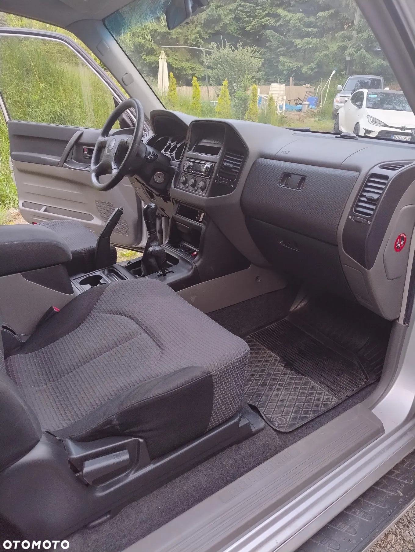 Mitsubishi Pajero - 9
