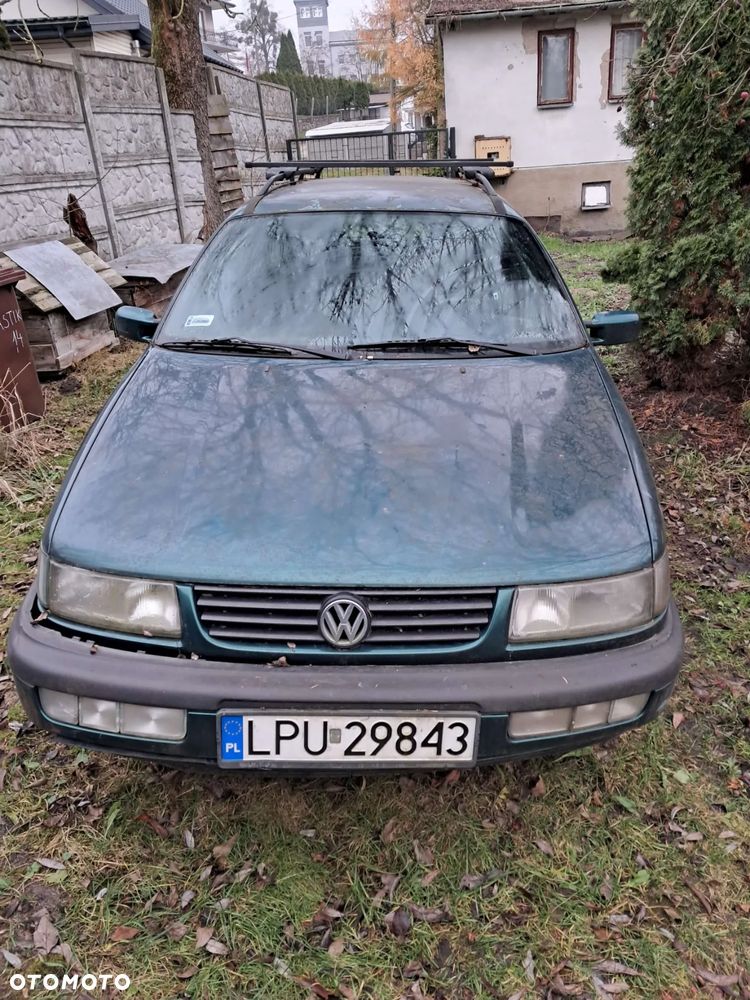 Volkswagen Passat - 1