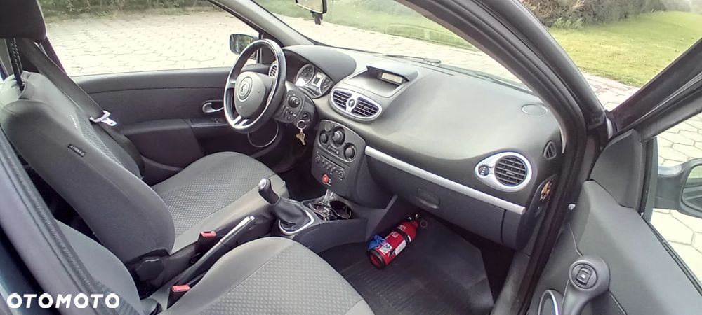 Renault Clio - 8
