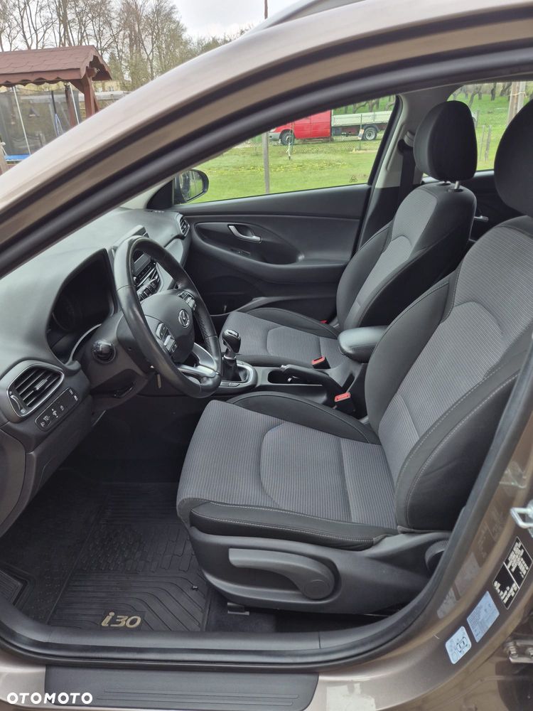 Hyundai i30 1.5 DPI Modern - 9