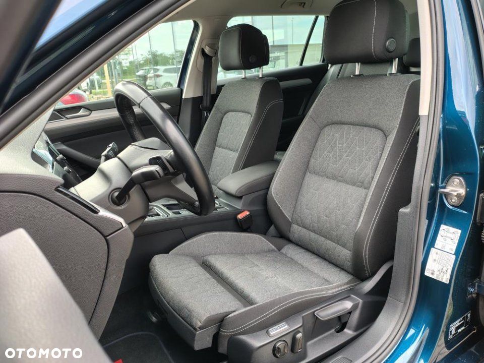 Volkswagen Passat - 16