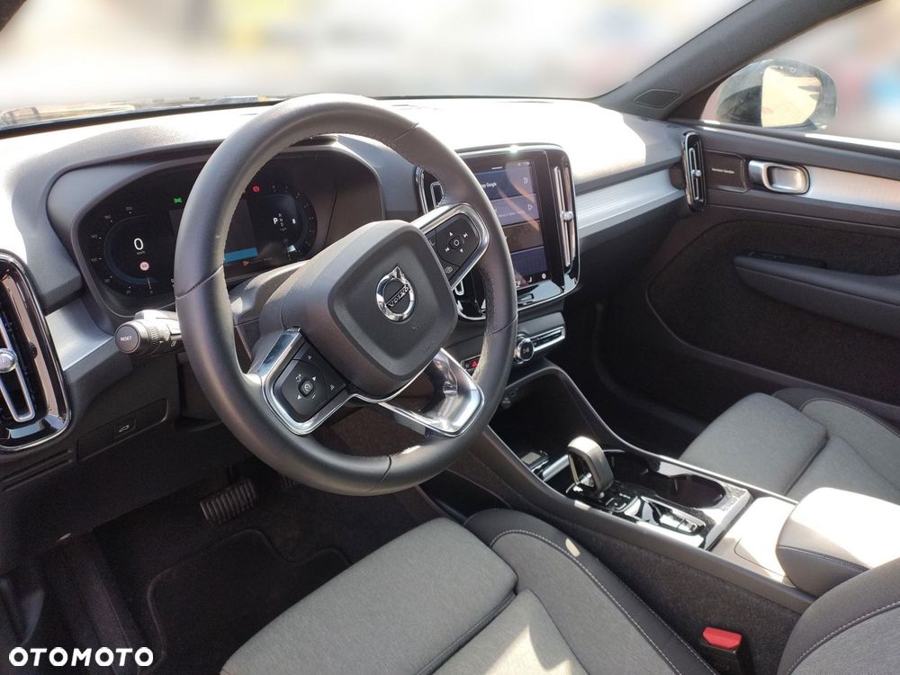 Volvo XC 40 B3 Plus Dark - 9