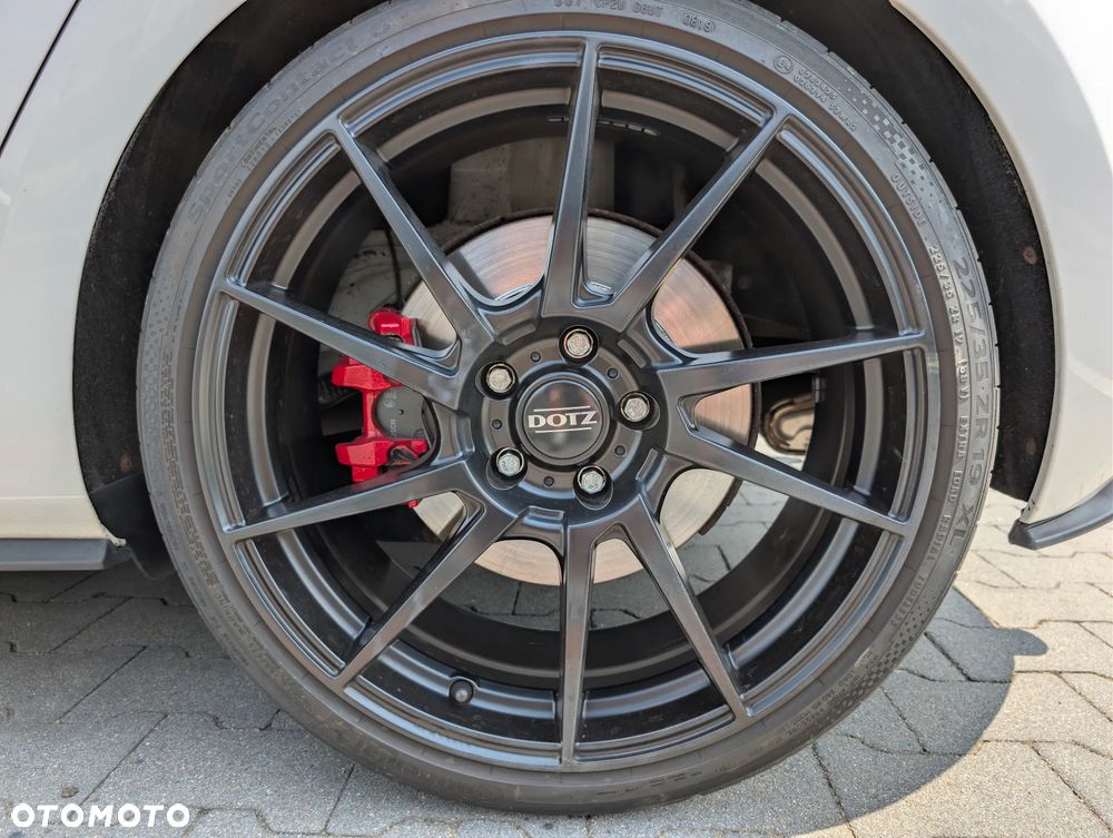 Volkswagen Golf - 10