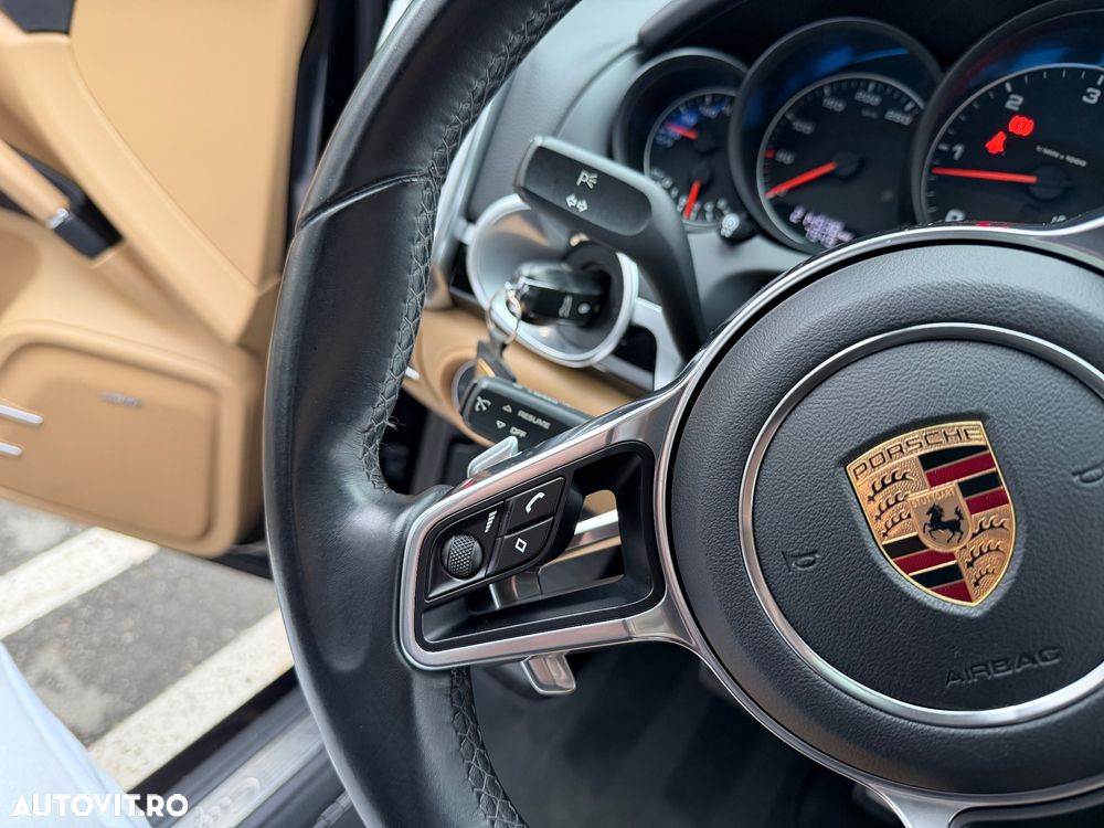 Porsche Cayenne Diesel Platinum Edition - 23