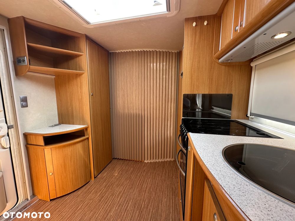 Adria CLASSICA 743 UT z Alde i nową markizą- 9 osobowa. - 16