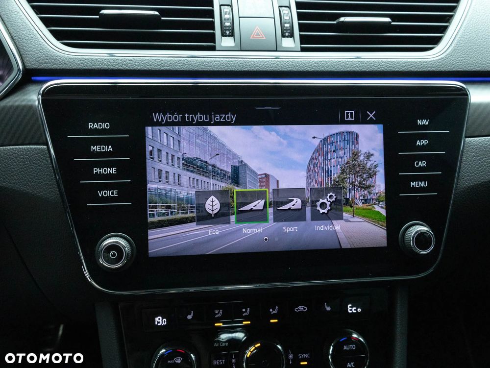 Skoda Superb 1.4 TSI Plug-In Hybrid Sportline DSG - 24