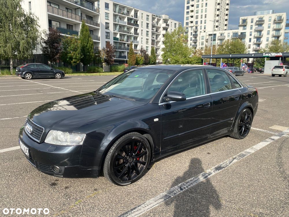 Audi A4 Limousine - 4