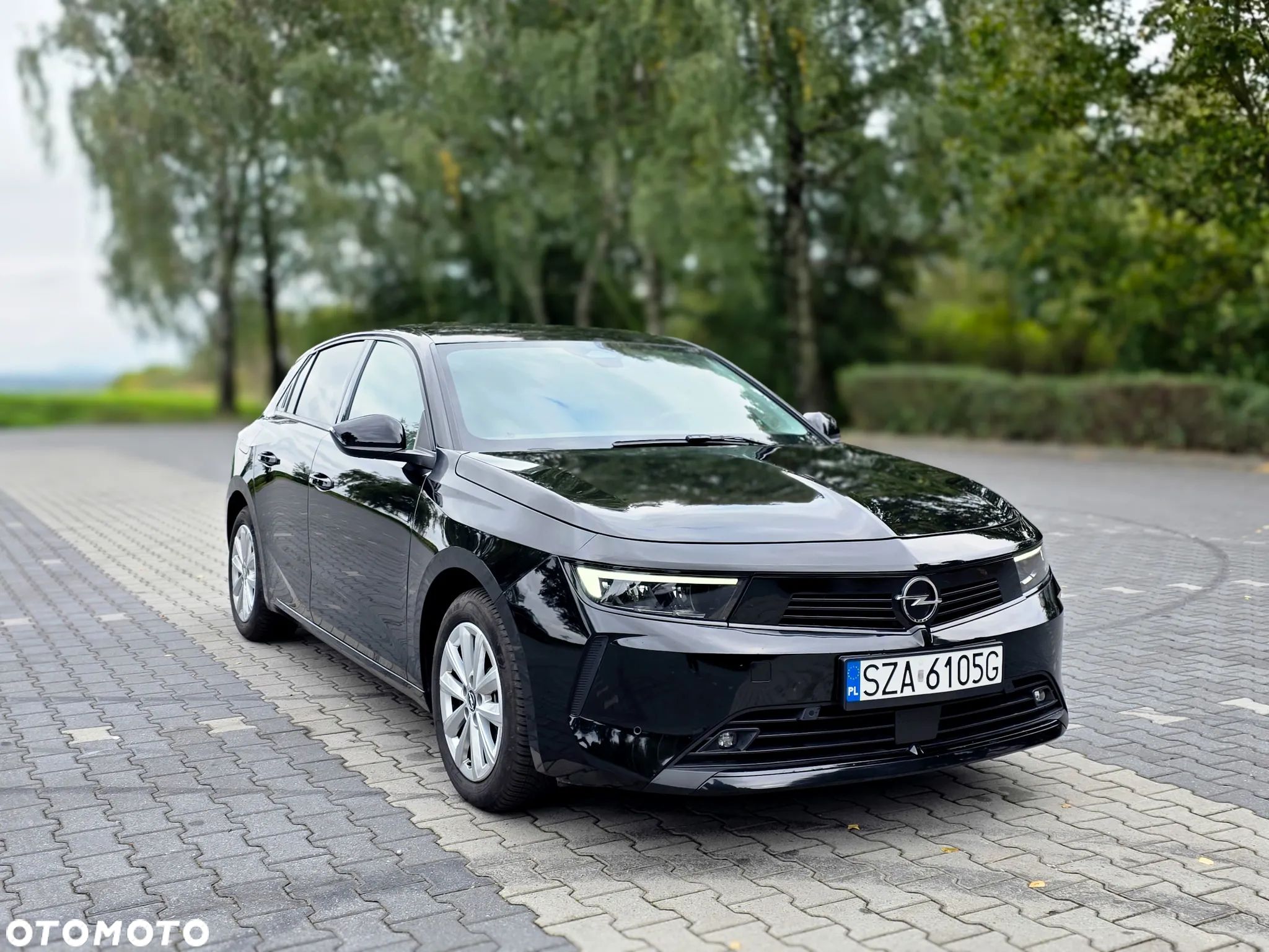 Opel Astra 1.2 Turbo Business Edition - 1