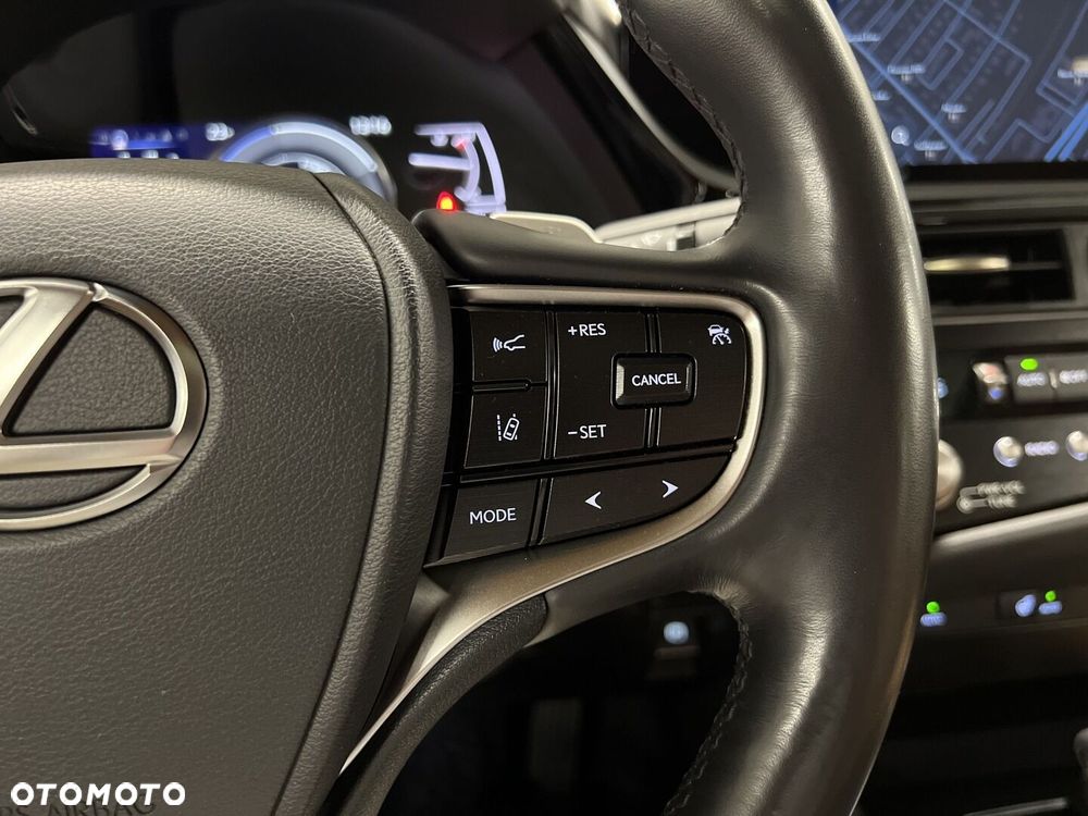 Lexus ES 300h Business Edition - 33