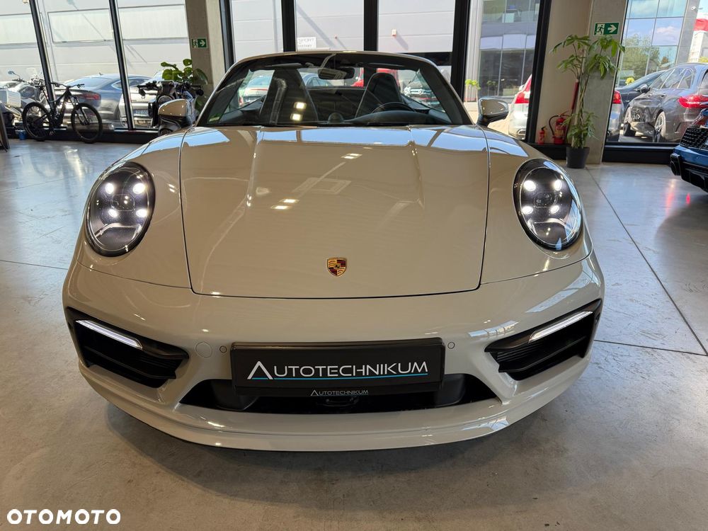 Porsche 911 Carrera 4S - 29