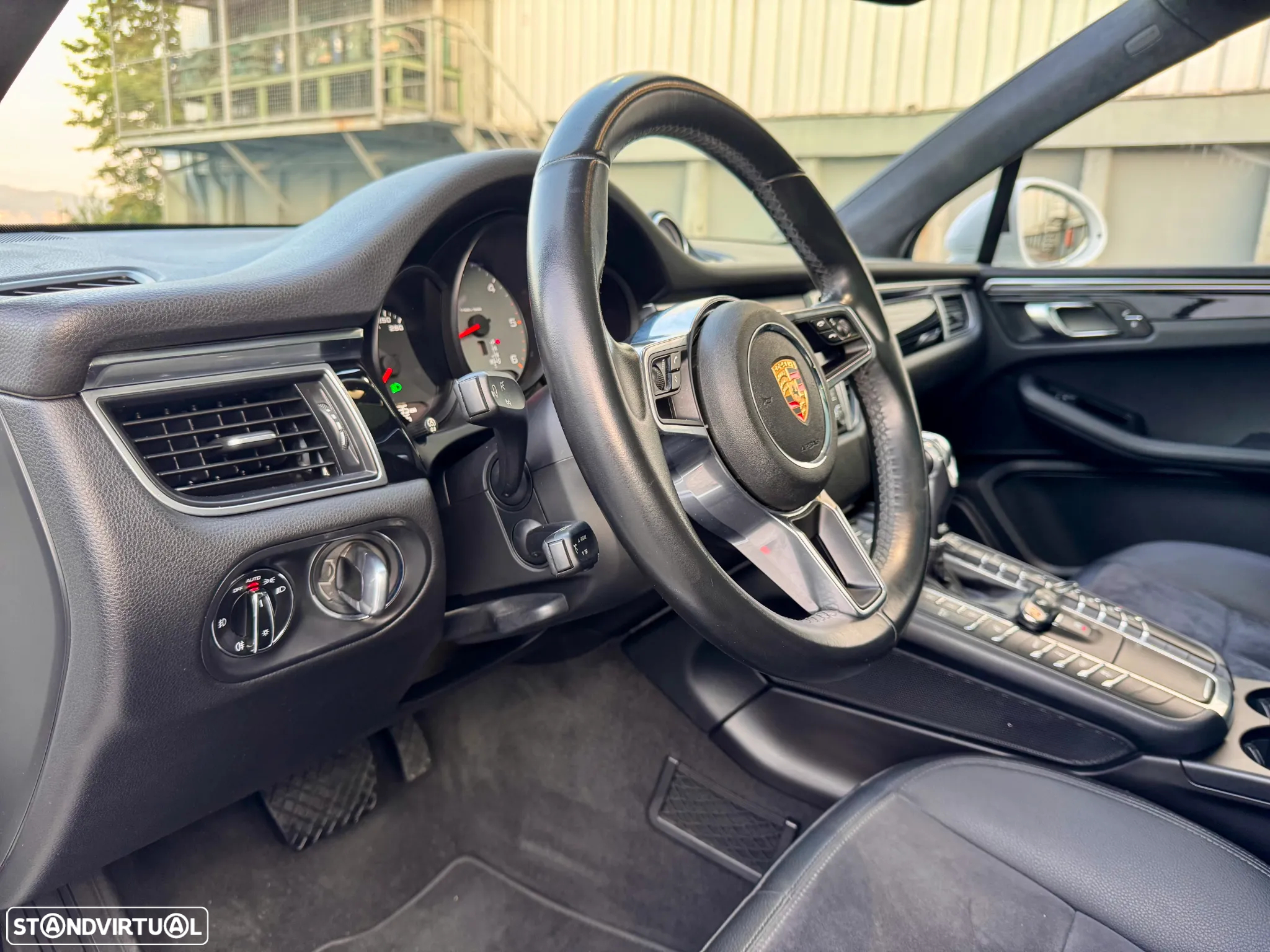 Porsche Macan S - 30