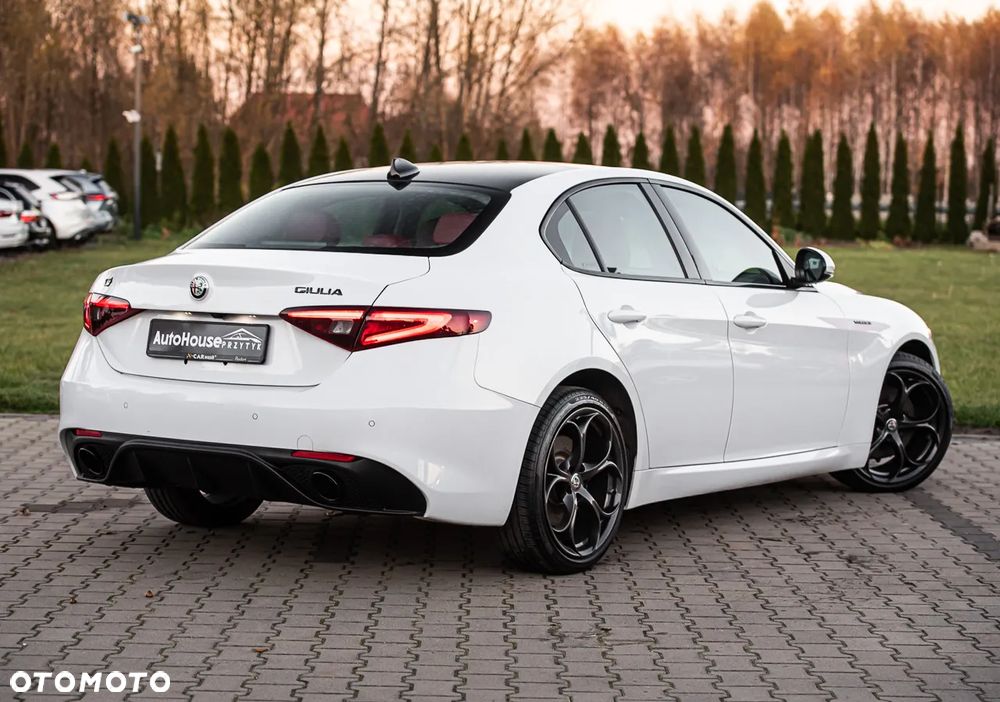 Alfa Romeo Giulia 2.0 Turbo 16V AT8-Q4 Veloce - 11
