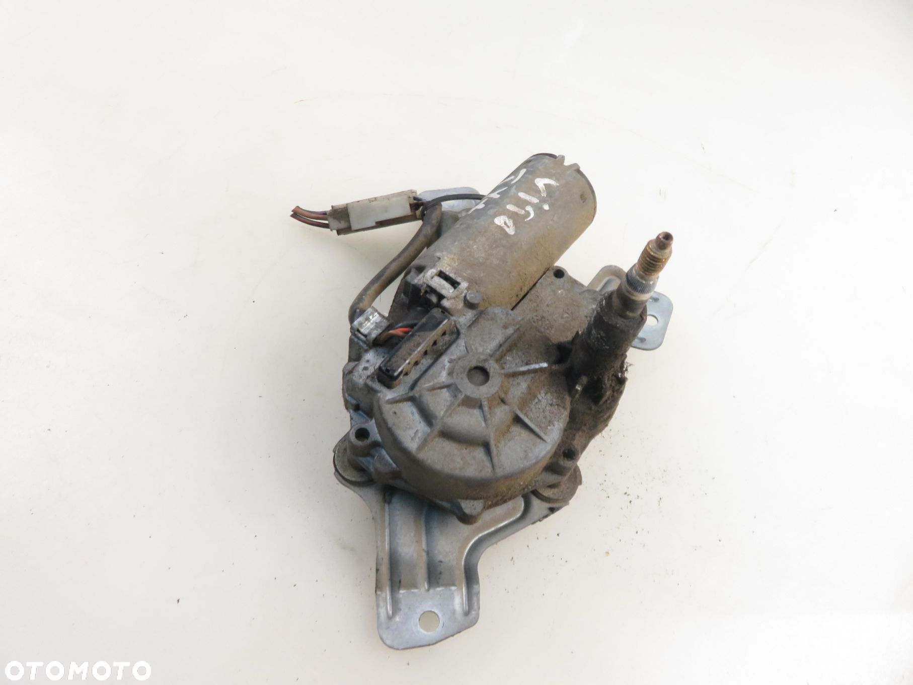 SILNICZEK WYCIERACZKI TYŁ MERCEDES-BENZ VITO (638) 6388200308 - 2