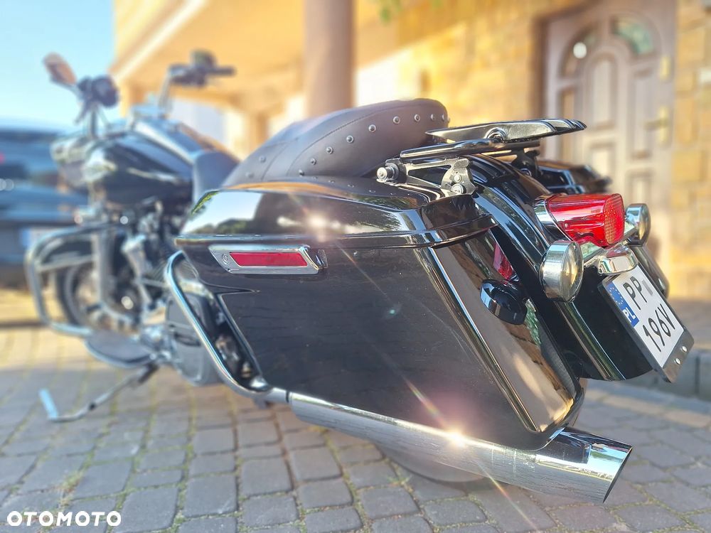 Harley-Davidson Touring Road King - 11