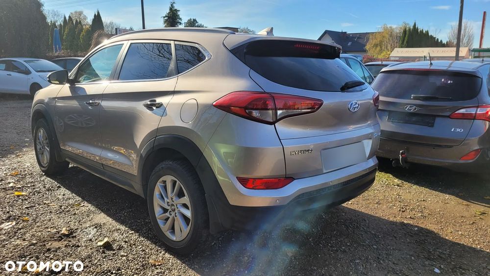 Hyundai Tucson 1.6 GDI BlueDrive GO 2WD - 9