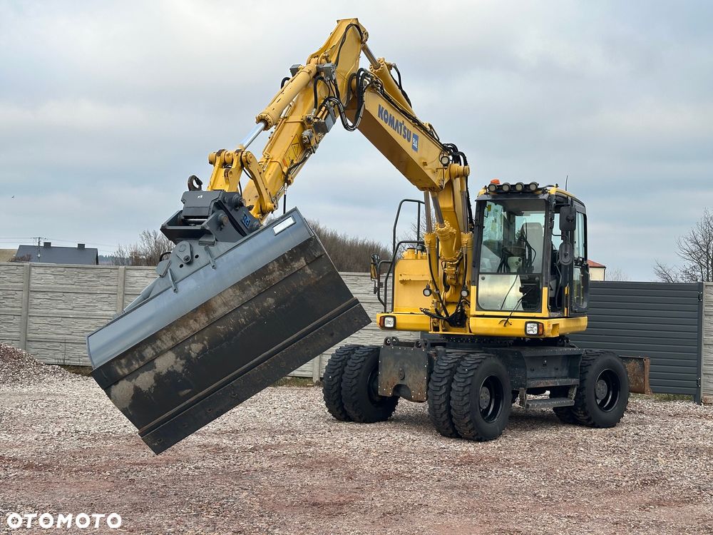 Komatsu /  PW 148-8 / - 8