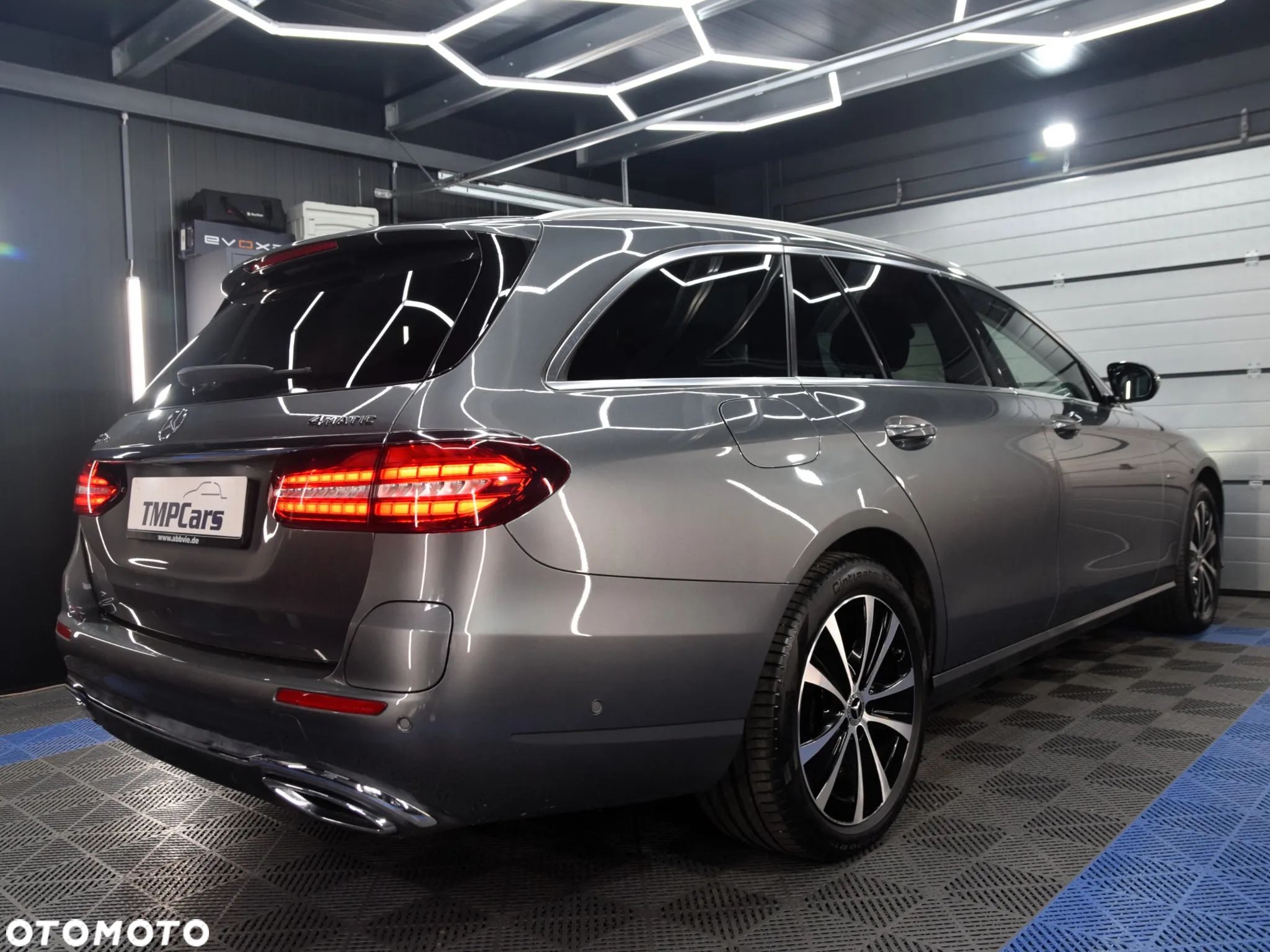 Mercedes-Benz Klasa E 300 de 4-Matic Exclusive - 5