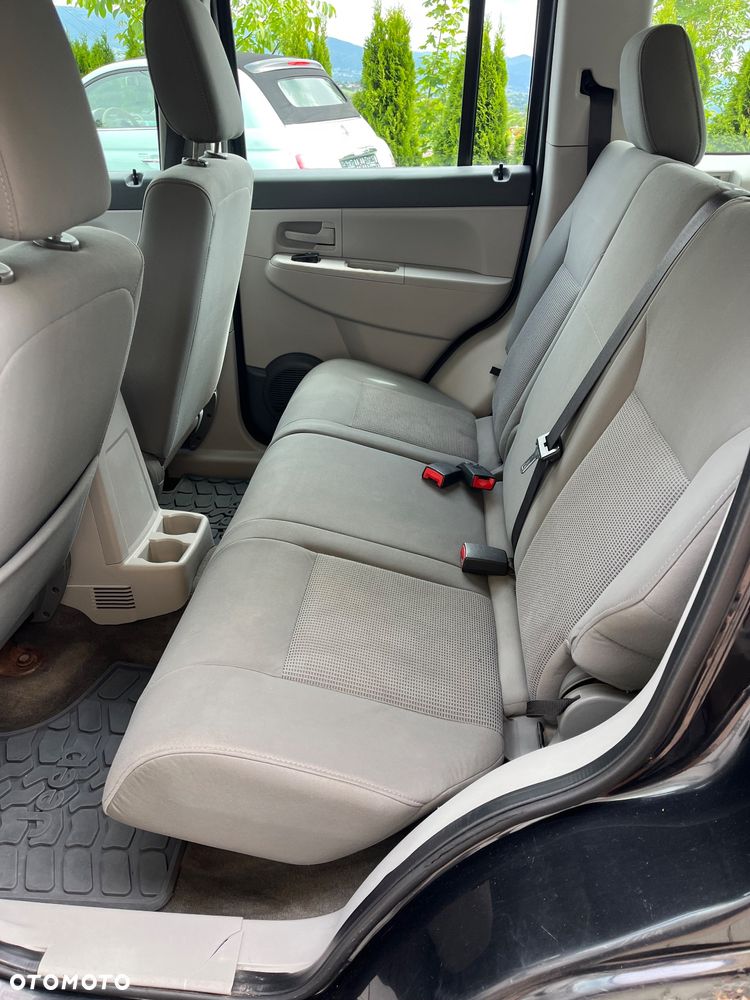 Jeep Liberty - 13