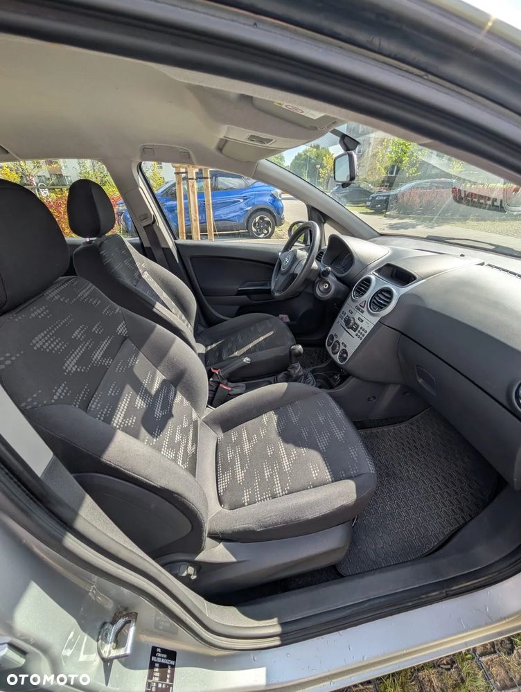 Opel Corsa 1.2 16V Edition / Active - 13