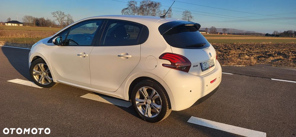 Peugeot 208 Blue-HDi 100 Stop&Start Allure - 15